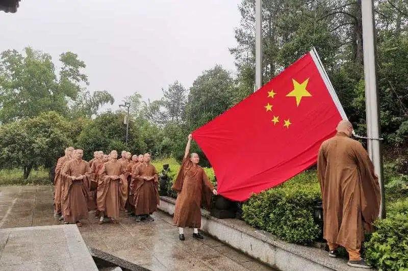 慕青鸾大美女现身，天赋比萧炎还高，14岁就是斗皇，可惜有一遗憾